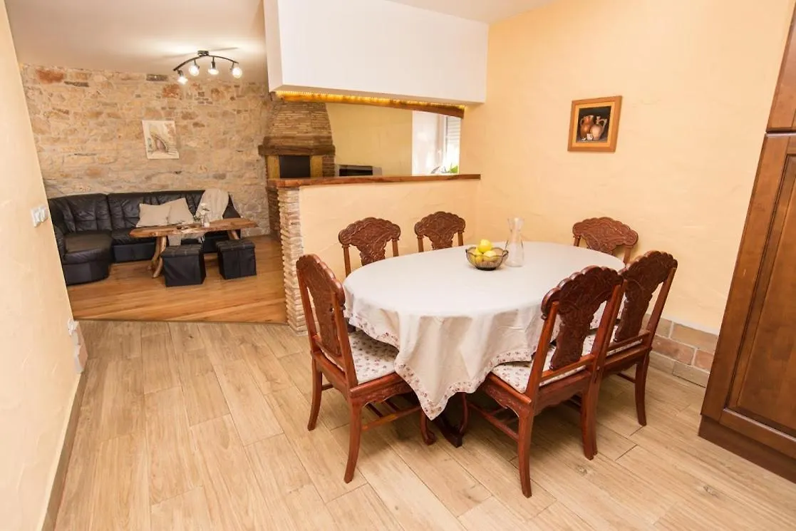 Vila Kuca S Bazenom Emanuela Poreč